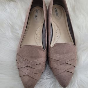 Viettes Taupe Point-Toe Flats Size 9